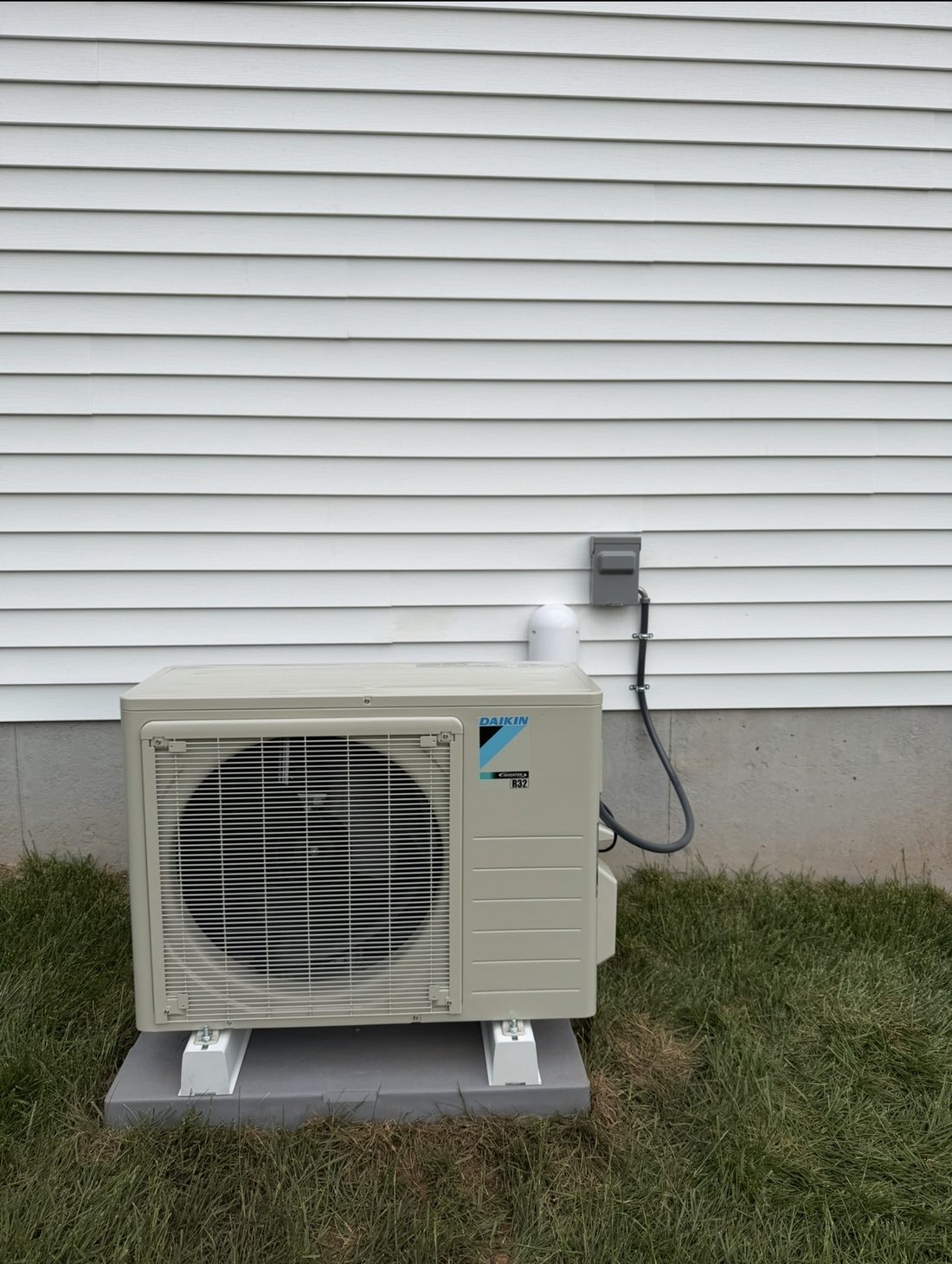 Daikin inverter heat pump outdoor condenser installation